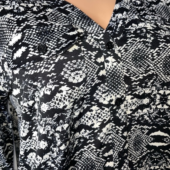 💋Bundle 4 items for $20. Add items💋 to a bundle3 - Picture 6 of 8